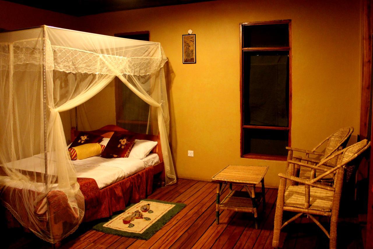 Irungu Forest Safari Lodge Katunguru Exterior foto